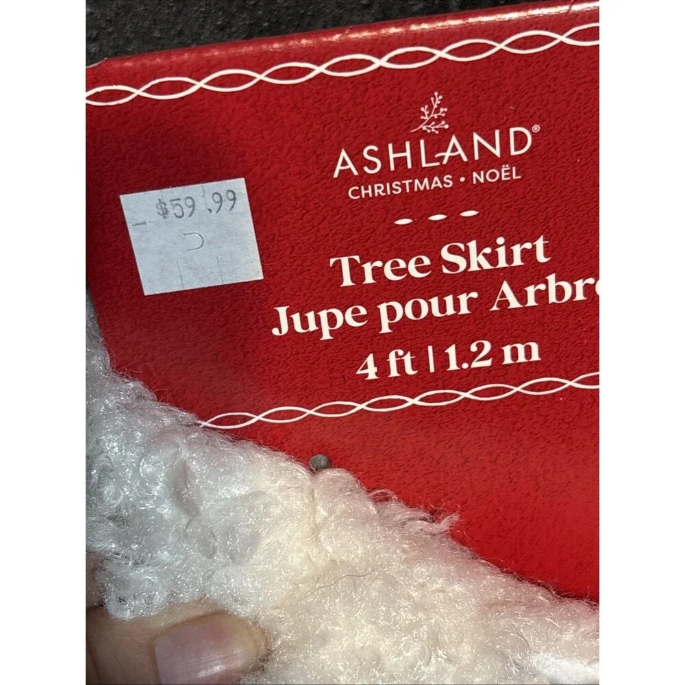 NWT Ashland Christmas Tree Skirt White Fur W/ Poms 48” Soft 59.99 Retail Holiday